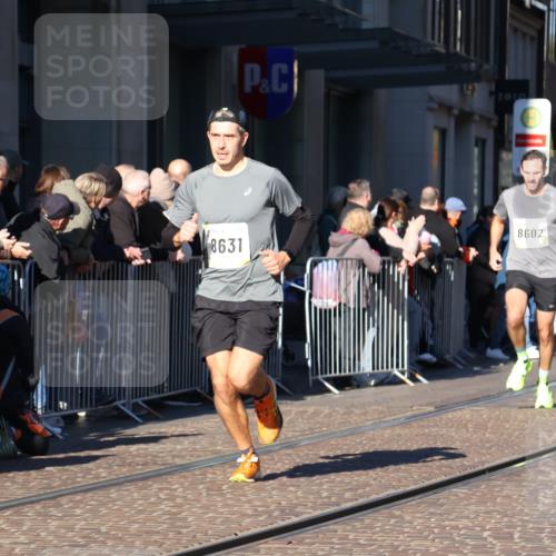 06.10.2024 - 19. swb-Marathon Bremen Strokosch-Dieckow http://msf.ph/oto/7371053 06.10.2024 10:37:48 Laufen 7019, 8198, 8583, 8602, 8631, 8792 meine-sportfotos.de