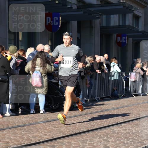 06.10.2024 - 19. swb-Marathon Bremen Strokosch-Dieckow http://msf.ph/oto/7371079 06.10.2024 10:37:49 Laufen 7019, 8198, 8583, 8602, 8631, 8792 meine-sportfotos.de