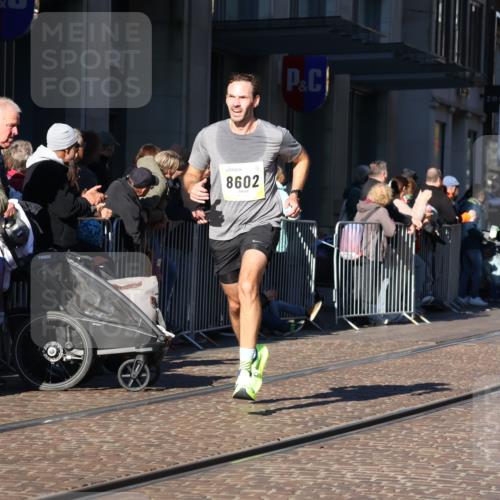 06.10.2024 - 19. swb-Marathon Bremen Strokosch-Dieckow http://msf.ph/oto/7371103 06.10.2024 10:37:51 Laufen 7019, 8198, 8583, 8602, 8631, 8792 meine-sportfotos.de