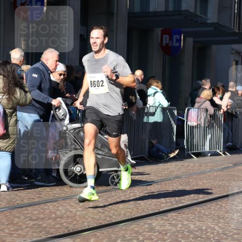 06.10.2024 - 19. swb-Marathon Bremen Strokosch-Dieckow http://msf.ph/oto/7371114 06.10.2024 10:37:51 Laufen 7019, 8198, 8583, 8602, 8631, 8792 meine-sportfotos.de