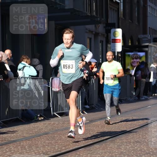 06.10.2024 - 19. swb-Marathon Bremen Strokosch-Dieckow http://msf.ph/oto/7371191 06.10.2024 10:37:58 Laufen 7019, 8198, 8583, 8781, 8792 meine-sportfotos.de