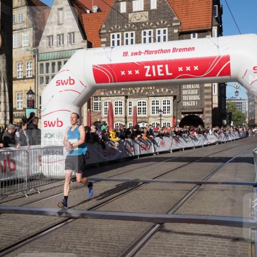 06.10.2024 - 19. swb-Marathon Bremen Luisa Fischer http://msf.ph/oto/7371214 06.10.2024 10:34:30 Ziel 7190 meine-sportfotos.de
