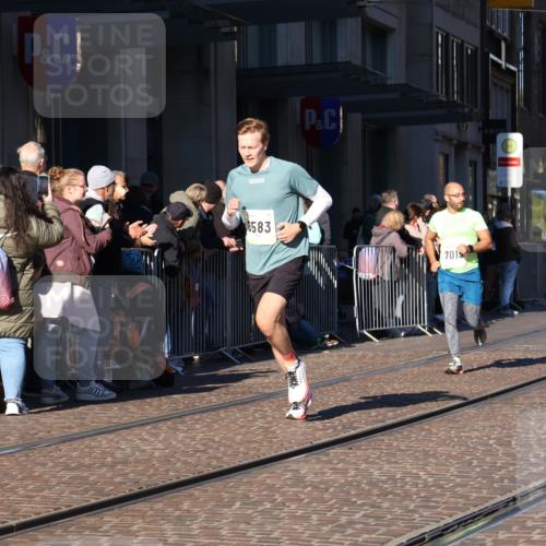 06.10.2024 - 19. swb-Marathon Bremen Strokosch-Dieckow http://msf.ph/oto/7371226 06.10.2024 10:37:59 Laufen 7019, 8198, 8583, 8781, 8792 meine-sportfotos.de