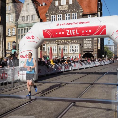 06.10.2024 - 19. swb-Marathon Bremen Luisa Fischer http://msf.ph/oto/7371228 06.10.2024 10:34:30 Ziel 7190 meine-sportfotos.de