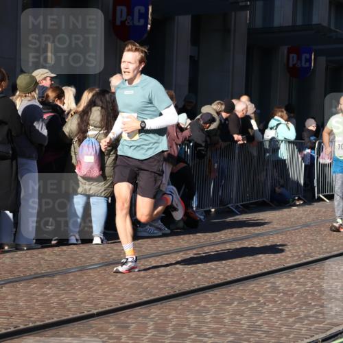06.10.2024 - 19. swb-Marathon Bremen Strokosch-Dieckow http://msf.ph/oto/7371258 06.10.2024 10:37:59 Laufen 7019, 8198, 8583, 8781, 8792 meine-sportfotos.de