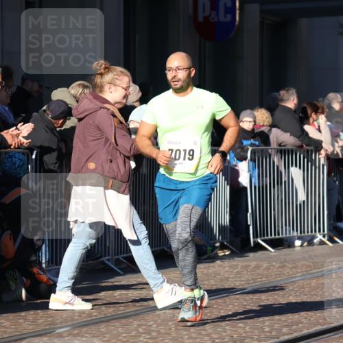 06.10.2024 - 19. swb-Marathon Bremen Strokosch-Dieckow http://msf.ph/oto/7371268 06.10.2024 10:38:00 Laufen 7019, 8198, 8583, 8781, 8792 meine-sportfotos.de