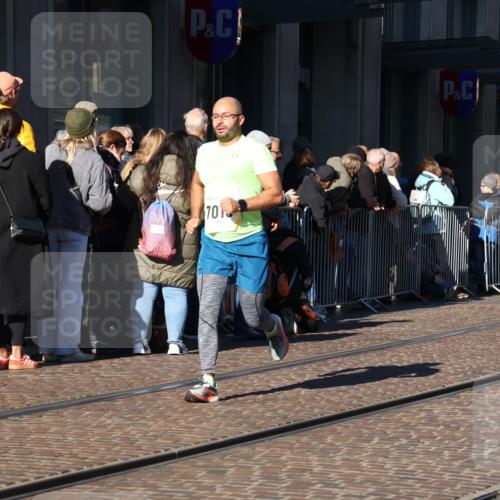 06.10.2024 - 19. swb-Marathon Bremen Strokosch-Dieckow http://msf.ph/oto/7371291 06.10.2024 10:38:01 Laufen 7019, 8198, 8583, 8781, 8792 meine-sportfotos.de