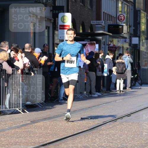 06.10.2024 - 19. swb-Marathon Bremen Strokosch-Dieckow http://msf.ph/oto/7371340 06.10.2024 10:38:10 Laufen 8198, 8781, 8792, 8956 meine-sportfotos.de