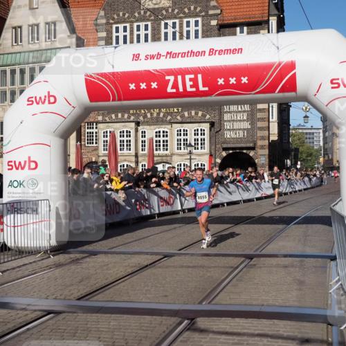 06.10.2024 - 19. swb-Marathon Bremen Luisa Fischer http://msf.ph/oto/7371389 06.10.2024 10:34:38 Ziel 8531, 8655 meine-sportfotos.de