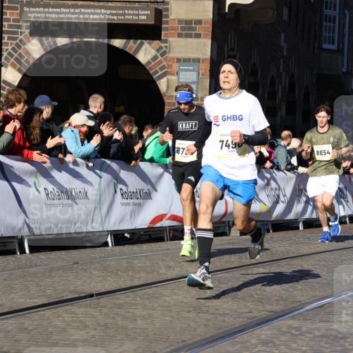 06.10.2024 - 19. swb-Marathon Bremen Strokosch-Dieckow http://msf.ph/oto/7371514 06.10.2024 10:42:23 Ziel 7363, 7496, 7536, 8060, 8209, 8226, 8654, 8785, 8796, 8813, 9124 meine-sportfotos.de