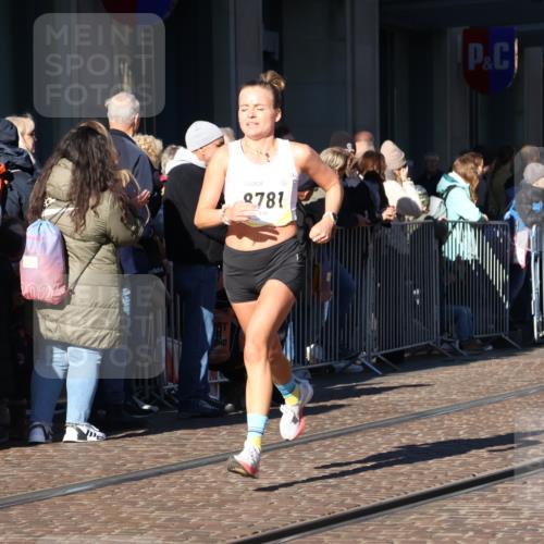 06.10.2024 - 19. swb-Marathon Bremen Strokosch-Dieckow http://msf.ph/oto/7371533 06.10.2024 10:38:33 Laufen 7655, 7993, 8466, 8781, 8956, 9122 meine-sportfotos.de