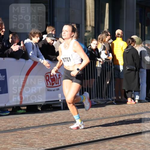 06.10.2024 - 19. swb-Marathon Bremen Strokosch-Dieckow http://msf.ph/oto/7371599 06.10.2024 10:38:35 Laufen 7655, 7993, 8466, 8781, 8956, 9122 meine-sportfotos.de