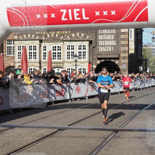 06.10.2024 - 19. swb-Marathon Bremen Luisa Fischer http://msf.ph/oto/7371622 06.10.2024 10:34:52 Ziel 8442, 8681 meine-sportfotos.de