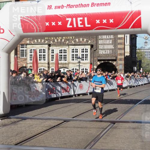 06.10.2024 - 19. swb-Marathon Bremen Luisa Fischer http://msf.ph/oto/7371642 06.10.2024 10:34:52 Ziel 8442, 8681 meine-sportfotos.de