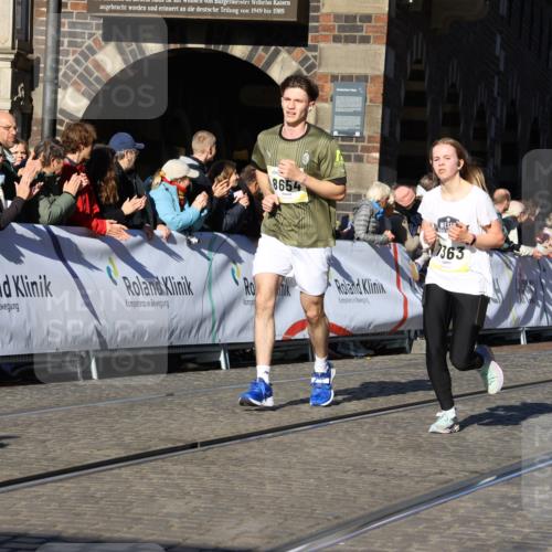 06.10.2024 - 19. swb-Marathon Bremen Strokosch-Dieckow http://msf.ph/oto/7371697 06.10.2024 10:42:25 Ziel 7363, 7496, 7536, 8209, 8226, 8654, 8749, 8796, 8813, 9124 meine-sportfotos.de
