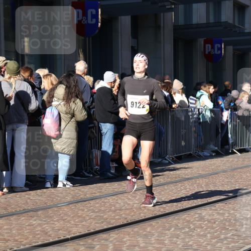 06.10.2024 - 19. swb-Marathon Bremen Strokosch-Dieckow http://msf.ph/oto/7371756 06.10.2024 10:38:49 Laufen 7105, 7157, 7655, 7993, 8275, 8466, 9033, 9122 meine-sportfotos.de