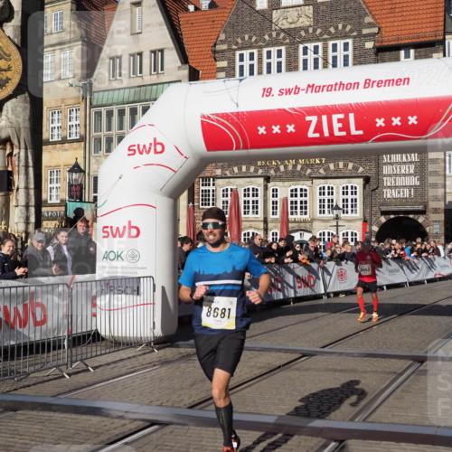 06.10.2024 - 19. swb-Marathon Bremen Luisa Fischer http://msf.ph/oto/7371769 06.10.2024 10:34:54 Ziel 8442, 8681 meine-sportfotos.de