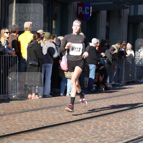 06.10.2024 - 19. swb-Marathon Bremen Strokosch-Dieckow http://msf.ph/oto/7371771 06.10.2024 10:38:49 Laufen 7105, 7157, 7655, 7993, 8275, 8466, 9033, 9122 meine-sportfotos.de
