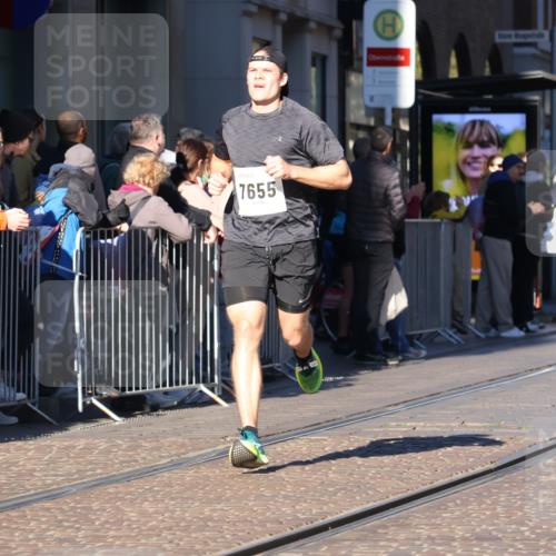 06.10.2024 - 19. swb-Marathon Bremen Strokosch-Dieckow http://msf.ph/oto/7371833 06.10.2024 10:38:55 Laufen 7105, 7157, 7655, 7993, 8275, 8466, 8511, 9033, 9056 meine-sportfotos.de