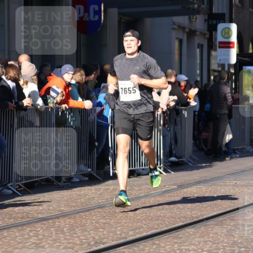 06.10.2024 - 19. swb-Marathon Bremen Strokosch-Dieckow http://msf.ph/oto/7371847 06.10.2024 10:38:56 Laufen 7105, 7157, 7655, 7993, 8275, 8466, 8511, 9033, 9056 meine-sportfotos.de