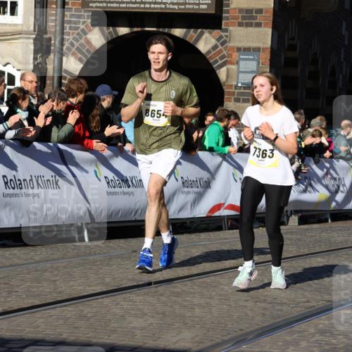 06.10.2024 - 19. swb-Marathon Bremen Strokosch-Dieckow http://msf.ph/oto/7371852 06.10.2024 10:42:25 Ziel 7363, 7496, 7536, 8209, 8226, 8654, 8749, 8796, 8813, 9124 meine-sportfotos.de