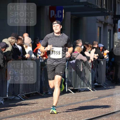 06.10.2024 - 19. swb-Marathon Bremen Strokosch-Dieckow http://msf.ph/oto/7371860 06.10.2024 10:38:56 Laufen 7105, 7157, 7655, 7993, 8275, 8466, 8511, 9033, 9056 meine-sportfotos.de