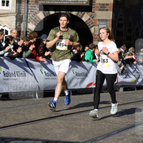 06.10.2024 - 19. swb-Marathon Bremen Strokosch-Dieckow http://msf.ph/oto/7371870 06.10.2024 10:42:25 Ziel 7363, 7496, 7536, 8209, 8226, 8654, 8749, 8796, 8813, 9124 meine-sportfotos.de