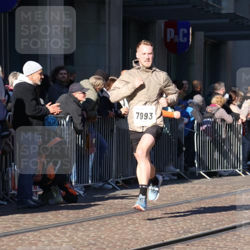 06.10.2024 - 19. swb-Marathon Bremen Strokosch-Dieckow http://msf.ph/oto/7371979 06.10.2024 10:39:02 Laufen 7105, 7157, 7993, 8275, 8466, 8511, 9033, 9056 meine-sportfotos.de