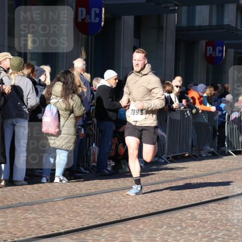 06.10.2024 - 19. swb-Marathon Bremen Strokosch-Dieckow http://msf.ph/oto/7371998 06.10.2024 10:39:02 Laufen 7105, 7157, 7993, 8275, 8466, 8511, 9033, 9056 meine-sportfotos.de