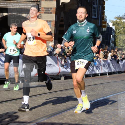 06.10.2024 - 19. swb-Marathon Bremen Strokosch-Dieckow http://msf.ph/oto/7372040 06.10.2024 10:42:31 Ziel 7128, 7536, 7584, 8209, 8226, 8311, 8654, 8749, 8813, 9124 meine-sportfotos.de