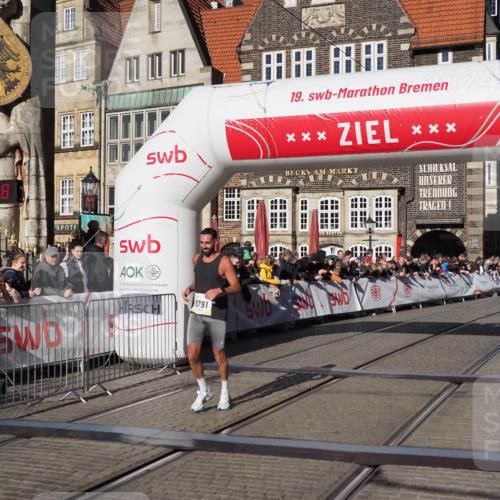 06.10.2024 - 19. swb-Marathon Bremen Luisa Fischer http://msf.ph/oto/7372154 06.10.2024 10:35:08 Ziel 8791 meine-sportfotos.de