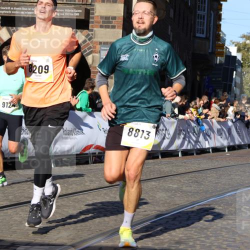 06.10.2024 - 19. swb-Marathon Bremen Strokosch-Dieckow http://msf.ph/oto/7372172 06.10.2024 10:42:32 Ziel 7128, 7536, 7584, 8209, 8226, 8311, 8481, 8749, 8813, 9124 meine-sportfotos.de