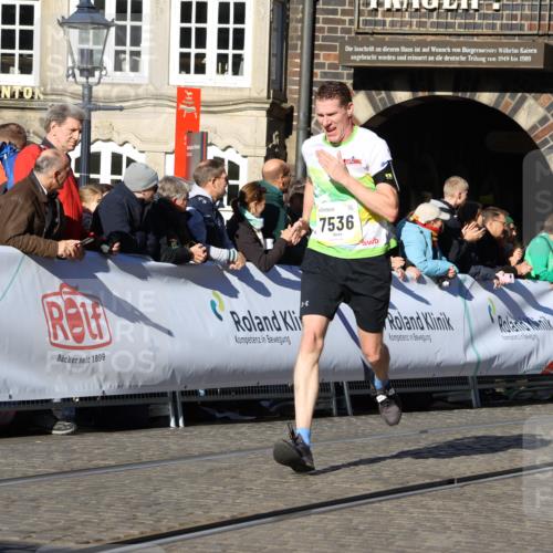 06.10.2024 - 19. swb-Marathon Bremen Strokosch-Dieckow http://msf.ph/oto/7372242 06.10.2024 10:42:38 Ziel 7128, 7259, 7536, 7584, 7906, 8311, 8481, 8749 meine-sportfotos.de