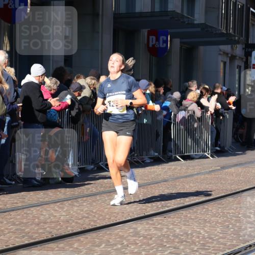 06.10.2024 - 19. swb-Marathon Bremen Strokosch-Dieckow http://msf.ph/oto/7372271 06.10.2024 10:39:12 Laufen 7105, 7157, 8275, 8466, 8511, 9033, 9056 meine-sportfotos.de