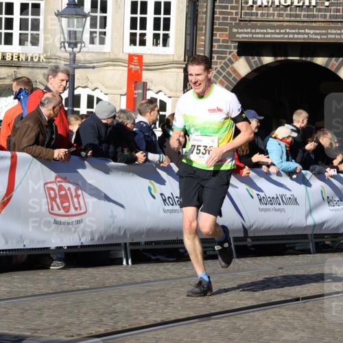 06.10.2024 - 19. swb-Marathon Bremen Strokosch-Dieckow http://msf.ph/oto/7372283 06.10.2024 10:42:38 Ziel 7128, 7259, 7536, 7584, 7906, 8311, 8481, 8749 meine-sportfotos.de