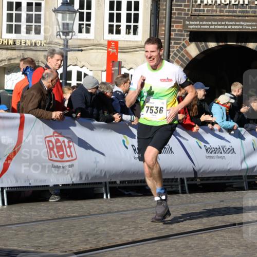 06.10.2024 - 19. swb-Marathon Bremen Strokosch-Dieckow http://msf.ph/oto/7372301 06.10.2024 10:42:38 Ziel 7128, 7259, 7536, 7584, 7906, 8311, 8481, 8749 meine-sportfotos.de