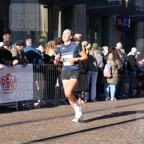 06.10.2024 - 19. swb-Marathon Bremen Strokosch-Dieckow http://msf.ph/oto/7372332 06.10.2024 10:39:13 Laufen 7105, 7157, 8275, 8511, 9033, 9056 meine-sportfotos.de