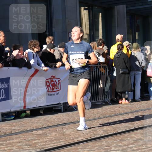 06.10.2024 - 19. swb-Marathon Bremen Strokosch-Dieckow http://msf.ph/oto/7372342 06.10.2024 10:39:13 Laufen 7105, 7157, 8275, 8511, 9033, 9056 meine-sportfotos.de