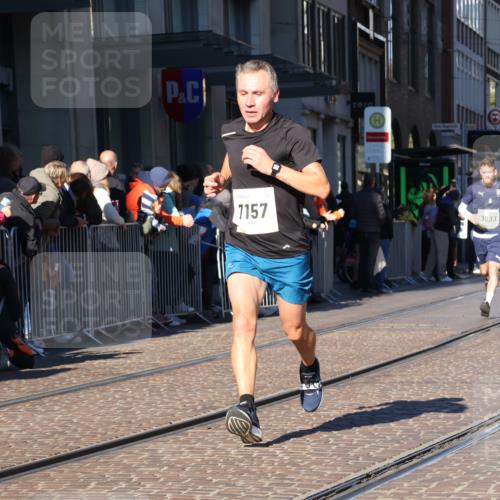 06.10.2024 - 19. swb-Marathon Bremen Strokosch-Dieckow http://msf.ph/oto/7372356 06.10.2024 10:39:14 Laufen 7105, 7157, 8275, 8511, 9033, 9036, 9056, 9087 meine-sportfotos.de