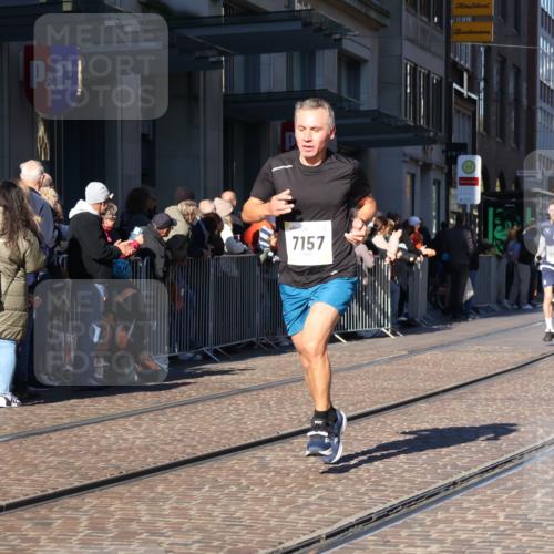 06.10.2024 - 19. swb-Marathon Bremen Strokosch-Dieckow http://msf.ph/oto/7372368 06.10.2024 10:39:15 Laufen 7105, 7157, 8275, 8511, 9033, 9036, 9056, 9087 meine-sportfotos.de