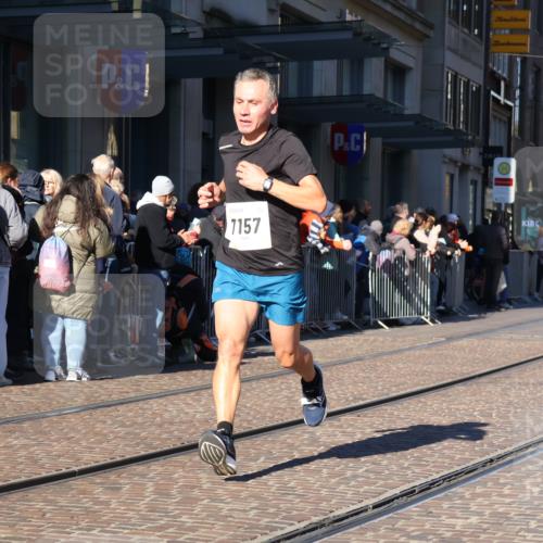 06.10.2024 - 19. swb-Marathon Bremen Strokosch-Dieckow http://msf.ph/oto/7372399 06.10.2024 10:39:15 Laufen 7105, 7157, 8275, 8511, 9033, 9036, 9056, 9087 meine-sportfotos.de