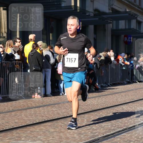 06.10.2024 - 19. swb-Marathon Bremen Strokosch-Dieckow http://msf.ph/oto/7372425 06.10.2024 10:39:15 Laufen 7105, 7157, 8275, 8511, 9033, 9036, 9056, 9087 meine-sportfotos.de