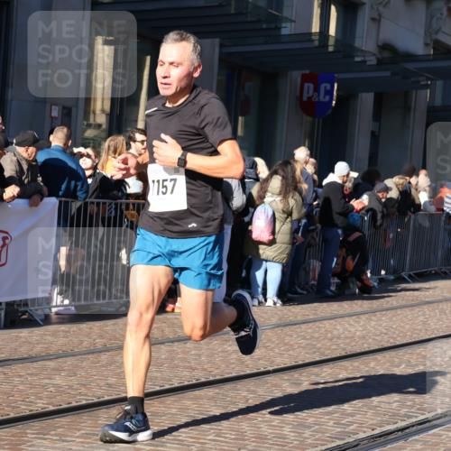 06.10.2024 - 19. swb-Marathon Bremen Strokosch-Dieckow http://msf.ph/oto/7372433 06.10.2024 10:39:16 Laufen 7105, 7157, 8275, 8341, 8511, 9033, 9036, 9056, 9087 meine-sportfotos.de
