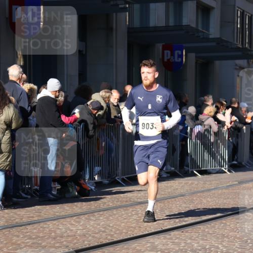 06.10.2024 - 19. swb-Marathon Bremen Strokosch-Dieckow http://msf.ph/oto/7372476 06.10.2024 10:39:18 Laufen 7105, 7157, 8341, 8511, 8627, 9033, 9036, 9056, 9087 meine-sportfotos.de