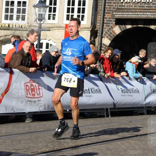 06.10.2024 - 19. swb-Marathon Bremen Strokosch-Dieckow http://msf.ph/oto/7372502 06.10.2024 10:42:42 Ziel 7128, 7197, 7259, 7536, 7584, 7906, 8311, 8481, 8749 meine-sportfotos.de
