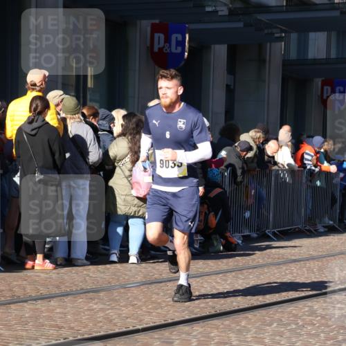 06.10.2024 - 19. swb-Marathon Bremen Strokosch-Dieckow http://msf.ph/oto/7372523 06.10.2024 10:39:19 Laufen 7105, 8341, 8511, 8627, 9033, 9036, 9056, 9087 meine-sportfotos.de