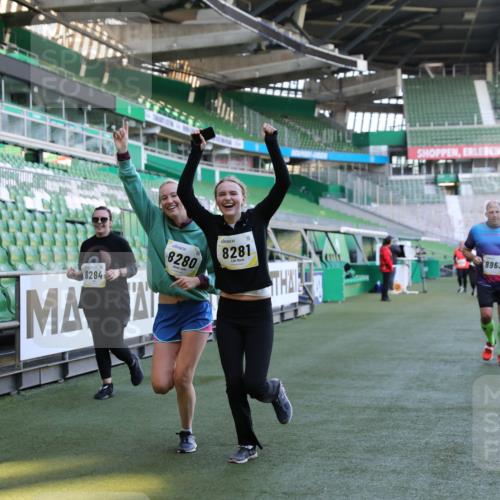 06.10.2024 - 19. swb-Marathon Bremen Yannick Fuchs http://msf.ph/oto/7372603 06.10.2024 10:43:06 Laufen im Stadion 7069, 7174, 7271, 7368, 7704, 7733, 7822, 7835, 7859, 7959, 7961, 8243, 8262, 8280, 8281, 8284, 8484, 8487, 8851, 8878, 8963 meine-sportfotos.de