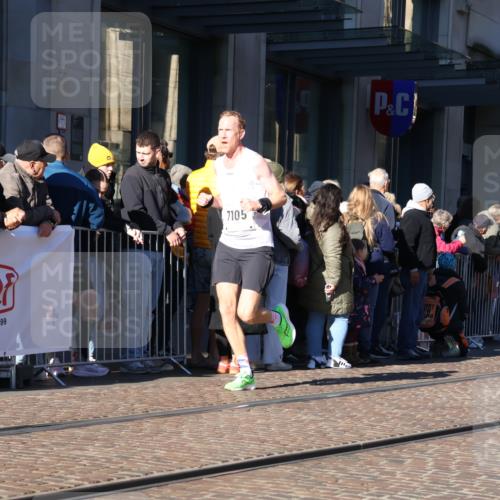 06.10.2024 - 19. swb-Marathon Bremen Strokosch-Dieckow http://msf.ph/oto/7372611 06.10.2024 10:39:25 Laufen 7105, 8341, 8511, 8627, 9036, 9056, 9087 meine-sportfotos.de