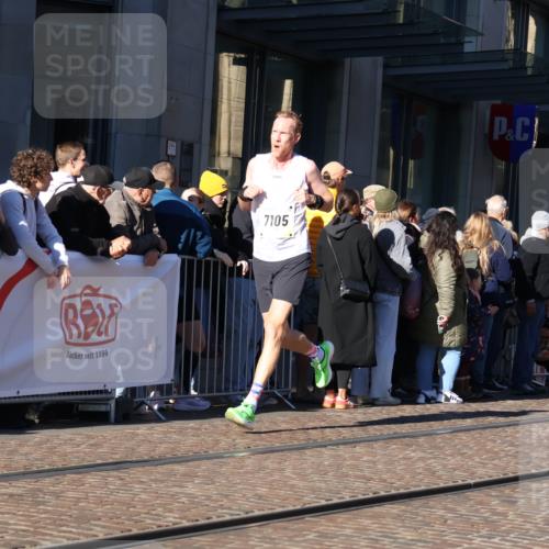 06.10.2024 - 19. swb-Marathon Bremen Strokosch-Dieckow http://msf.ph/oto/7372636 06.10.2024 10:39:25 Laufen 7105, 8341, 8511, 8627, 9036, 9056, 9087 meine-sportfotos.de