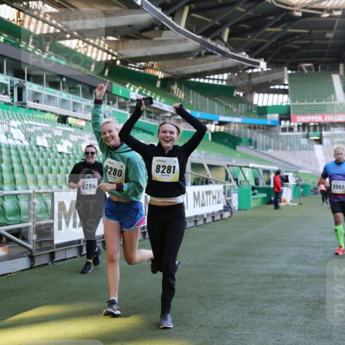 06.10.2024 - 19. swb-Marathon Bremen Yannick Fuchs http://msf.ph/oto/7372676 06.10.2024 10:43:06 Laufen im Stadion 7069, 7174, 7271, 7368, 7704, 7733, 7822, 7835, 7859, 7959, 7961, 8243, 8262, 8280, 8281, 8284, 8484, 8487, 8851, 8878, 8963 meine-sportfotos.de